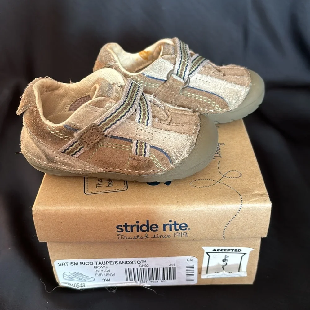 Stride Rite with sensory response technology Rico boys shoes, size 3W